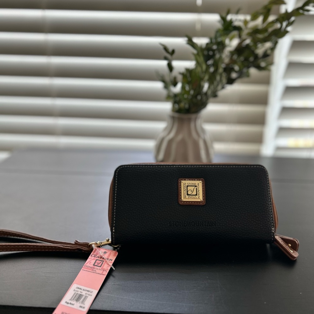 Stone Mountain wallet w/ wristlet NWT!